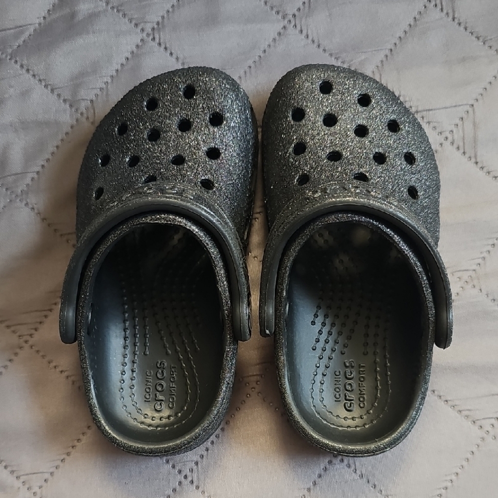 CROCS Black Glitter Sandals with Perforated Design and Comfort